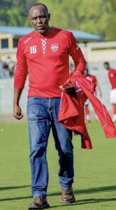 Visi Perezida wa Etincelles FC yeguye, avuga ko yananijwe