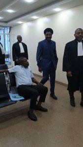 Minisitiri Mutamba yamaze amasaha umunani ahatwa ibibazo n'Ubushinjacyaha