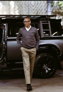 Perezida Kagame yitabiriye umukino wa BAL ari mu modoka idasanzwe [AMAFOTO]