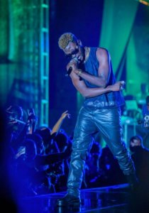 Abafana ba Ish Kevin bakoze ibidasanzwe mu gitaramo cyatumiwemo umunya Nigeria Ruger