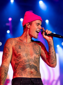 Justin Bieber yongeye guhagarika ibitaramo bye mu buryo butunguranye