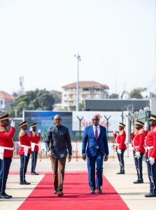 Perezida Kagame yitabiriye irahira rya Doumbouya wa Guinée