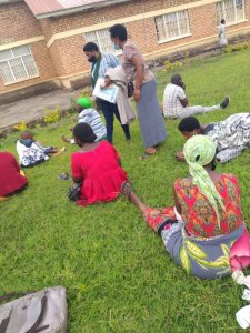 Rusizi: Ba bagore bakekwaho gukubita umucamanza bihannye umucamanza urubanza rurasubikwa