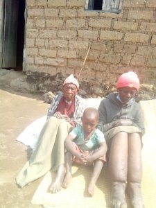 Musanze: Umukecuru w'imyaka 85 uba mu nzu yenda kumugwaho aratabaza ubuyobozi n'abagiraneza 