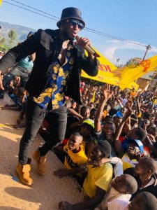 Dore inzoga y'umwimerere! mu ijwi ryiza cyane ,The Ben yasohoye indirimbo yakoreye Skol[Video]