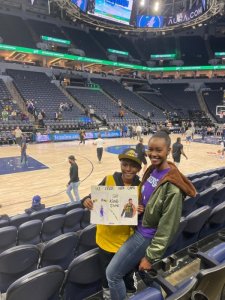 Miss Bahati Grace n'imfura ye bitabiriye umukino wa Los Angeles Lakers na Minnesota Timberwolves