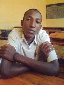 Amafoto ya bamwe mu bastar bo mu Rwanda mbere yuko baba ibyamamare