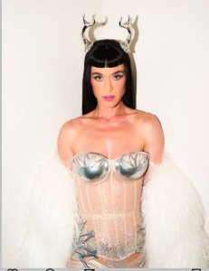 Katy Perry arerekeza mu Isanzure mu kwezi gutaha!