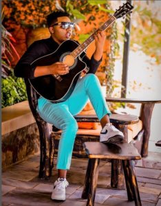 Niyo Bosco yahishuye agahinda yatewe n'ifungwa rya mukuru we ubwo yatangiraga kumenyekana 