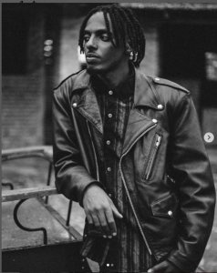 Juno Kizingenza yasohoye indirimbo ”Urankunda” ikoranye amashusho adasanzwe[Video]