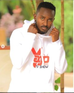 Yago yahishuye akagambane yagiriwe, ubwo bamuzetaga umukobwa bamwemereye kumwishyura amadolari.