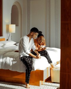 Knowless yashyize hanze amashusho y'indirimbo “Uwo uzakunda” yakoreye Dubai [Amafoto]