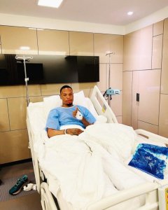 Rwatubyaye Abdul yashimiye umugore we ukomeje kumuba hafi ,agiye kumara amezi 7 hanze y'ikibuga