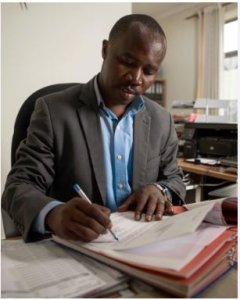 Mayor mushya wa rutsiro aremeza ko ntakibazo kidasanzwe yasanze kitari ukuziba icyuho