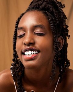 Umukobwa wabyaranye n'umuhanzi Okkama yamenyekanye [AMAFOTO]