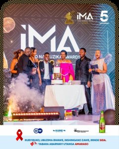 Bulldog yahawe igihembo nyuma y'imyaka 20 yari amaze akora umuziki