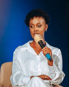 Knowless yahishuye uko isoni zatumye yitwa umusinzi