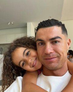 Ndi umwana wa Cristiano birahagije, ntabwo nkeneye kuzagira akazi nkora ninkura