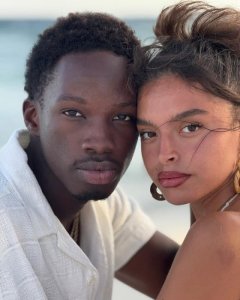 Umuhungu wa Bobi Wine w'imyaka 20 yambitse impeta inkumi bitegura kurushinga