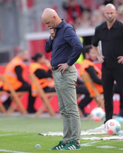 Bayer Leverkusen yirukanye umutoza Erik ten Hag atamaze kabiri