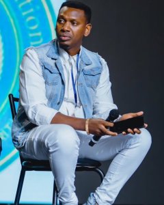 Sinkiri umuhanzi by'umwuga – TMC