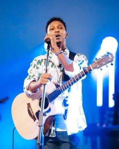 Itike ya make ni 2000Frw; Israel Mbonyi yemeje igitaramo cy'i Rubavu