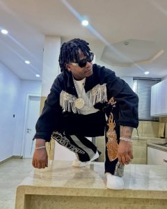 Bruce Melodie mu nzira zo gukora indirimbo ku mibereho y'abaturage bashakishiriza i Nyabugogo