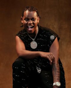 Umunsi Bruce Melodie agerageza kunywa urumogi