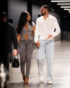 Megan Thee Stallion yatandukanye na Klay Thompson