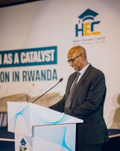 Minisitiri w'uburezi yasabye amashuri makuru na kaminuza gushyira imbaraga mu bushakashatsi