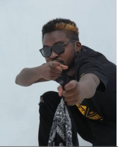 Ama G The Black yahakanye yivuye inyuma Miliyari Bruce Melody yahawe na Food Bundle