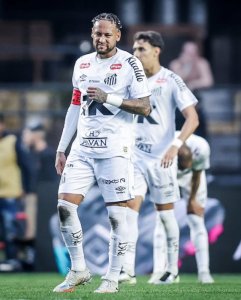 Ikipe ya Neymar yahuye n'uruva gusenya bimusigira amateka mabi mashya