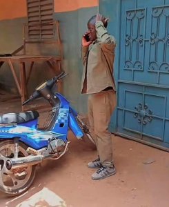 Ahembwa arenga miliyari 38frw y'U Rwanda ku mwaka Ariko yiberaho nkudatunze byinshi.