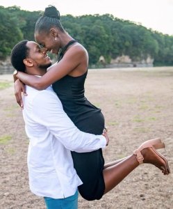 Urukundo ruraryoshye hagati ya Bahati Grace n'umukunzi we bagiye kurushinga [AMAFOTO]