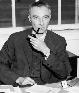 Robert Oppenheimer umucuzi wa bombe atomique ufatwa nk'umurimbuzi w'isi
