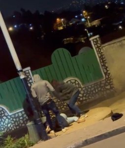 Kigali: Abandi babiri bagaragaye bakomeretsa umukobwa bafashwe