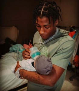  Umuraperi NBA akomeje gutangaza benshi kubera kubyara abana benshi nawe akiri muto