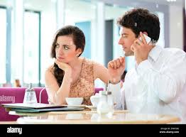 Dore ibimenyetso bizakwereka ko umukunzi wawe atakigukeneye mu buzima bwe