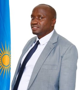 Umudepite wakuwe mu nteko n'inzoga agiye gushyira hanze igitabo kizivuma