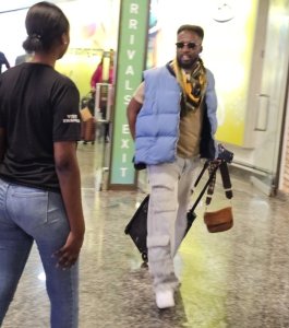 Safi Madiba akigera i Kigali yavuze ko ari gushaka umukunzi mushya