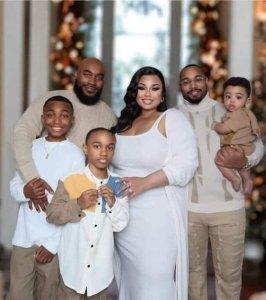 Umugore yaciye ibintu nyuma yo kugaragaza ko abana n'abagabo babiri icyarimwe