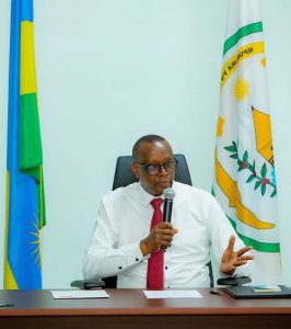MINUBUMWE yahagurukiye amashuri ahanira abana kuvuga Ikinyarwanda