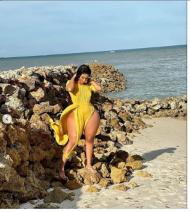 Yolo The Queen yasubije kubibaza niba akiri sugi n'imiterere y'ikibuno cye 