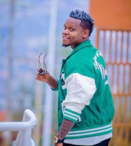 Nageze kuri byinshi kubera mwe!Bruce Melody yashimiye abamufashije kugera aho ageze uyu munsi