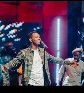  Bwa mbere Israel Mbonyi yahishuye ko ari mu Rukundo 