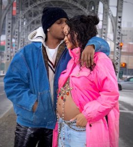 Umuhanzikazi Rihanna atwite inda y'imvutsi[AMAFOTO]