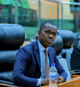 Ashaka ko bamurasa amatwi akaziba- Senateri Evode kuri Tshisekedi