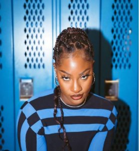 Tems yihanije abamushinja guhindurwa n'Isi y'imyidagaduro akareka gusenga