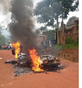 Nyarugenge: Imodoka yari ijyanye abana ku ishuri yahiye irakongoka 