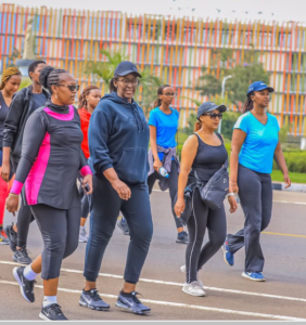 Madamu Jeanette Kagame yitabiriye Siporo rusange ari kumwe n'abakobwa bitabiriye Miss Rwanda(AMAFOTO)